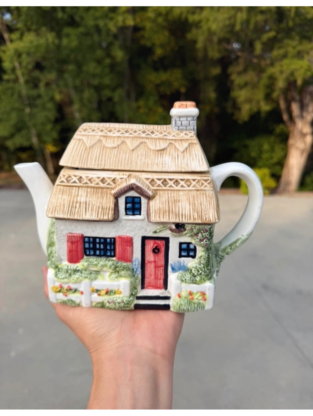 Vintage Ceramic Cottage House Teapot with Thatched Roof Design